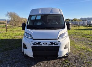 Un diseño robusto y moderno, listo para cualquier aventura. La Adria Twin 600 SPB Family es perfecta para explorar sin límites, con todo el confort de un hogar sobre ruedas.